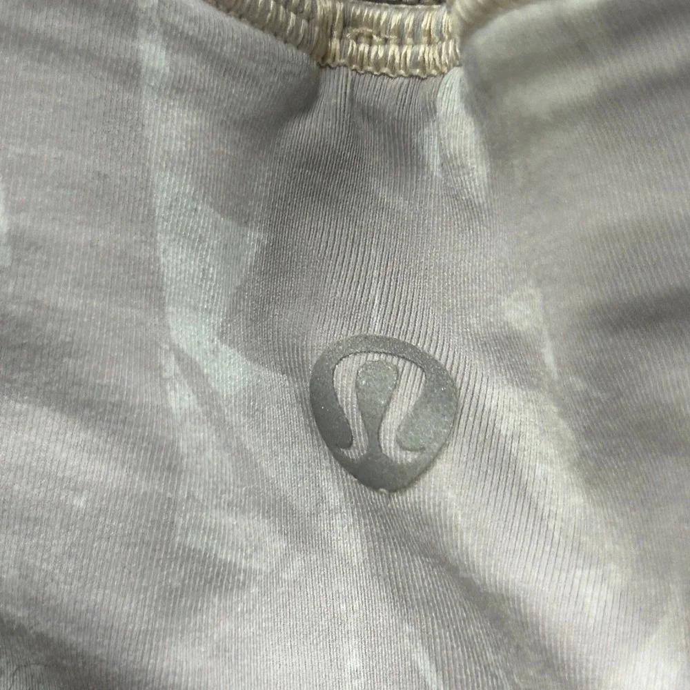 Lululemon Sports Bra Womens Size 6 Gray Palm Print Strappy Free To Be Serene